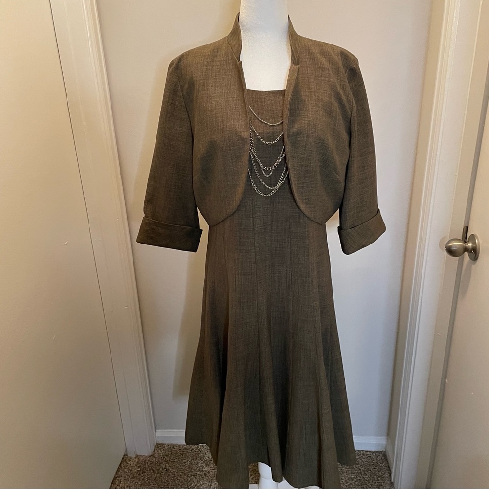 R & M Richard’s 2 Pc. Fit & Flare Sleeveless Brown Dress w/ Bolero Jacket Sz 12